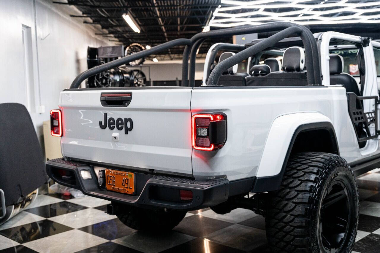 2020 JEEP Gladiator Pickup - $56,999