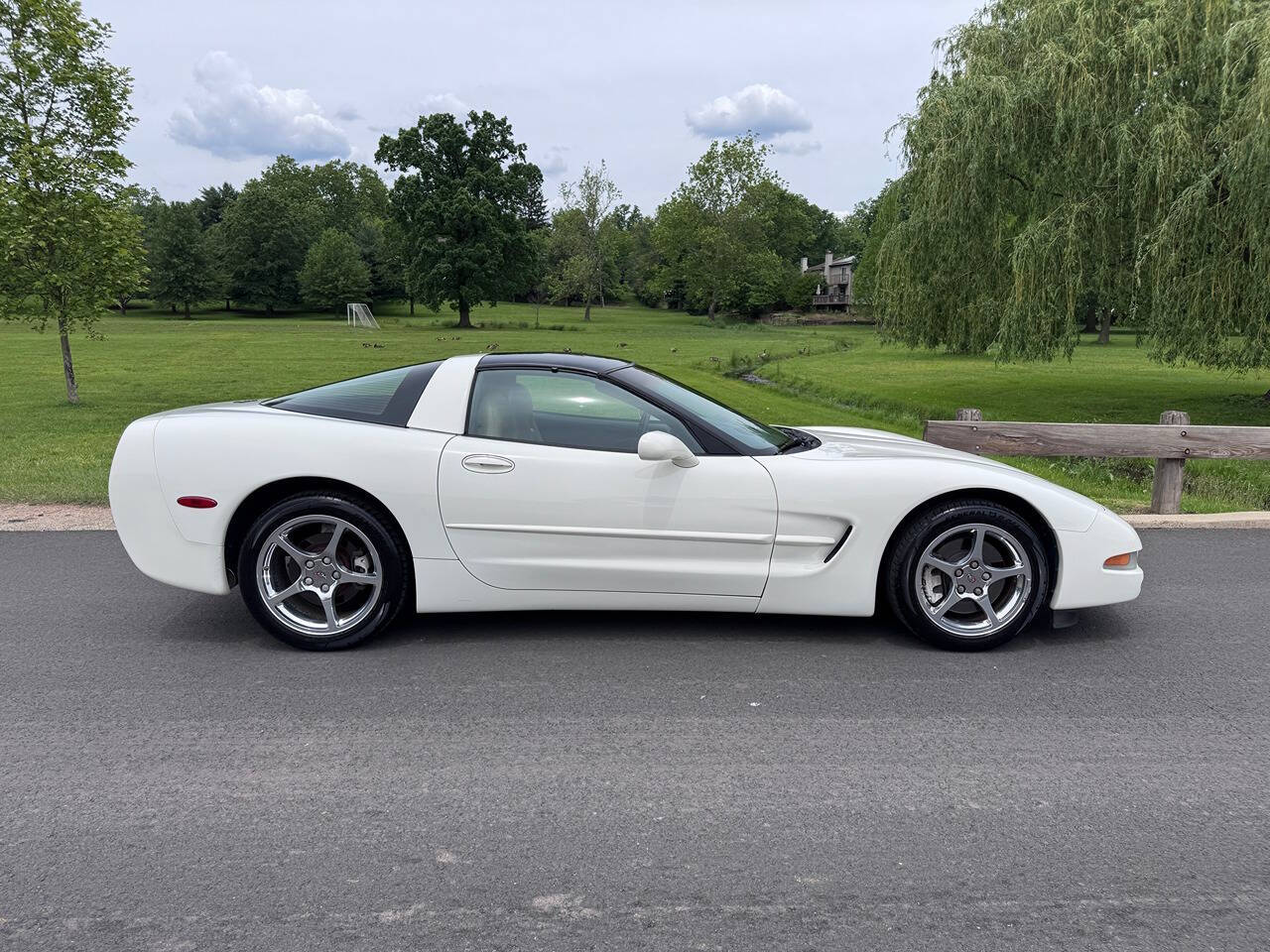 2001 Chevrolet Corvette 22