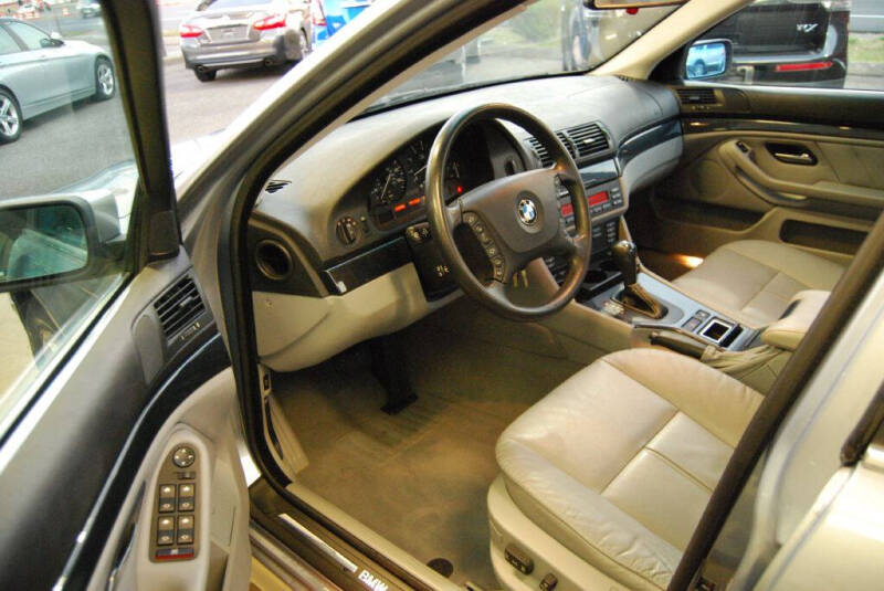 2003 BMW 5 Series 525i