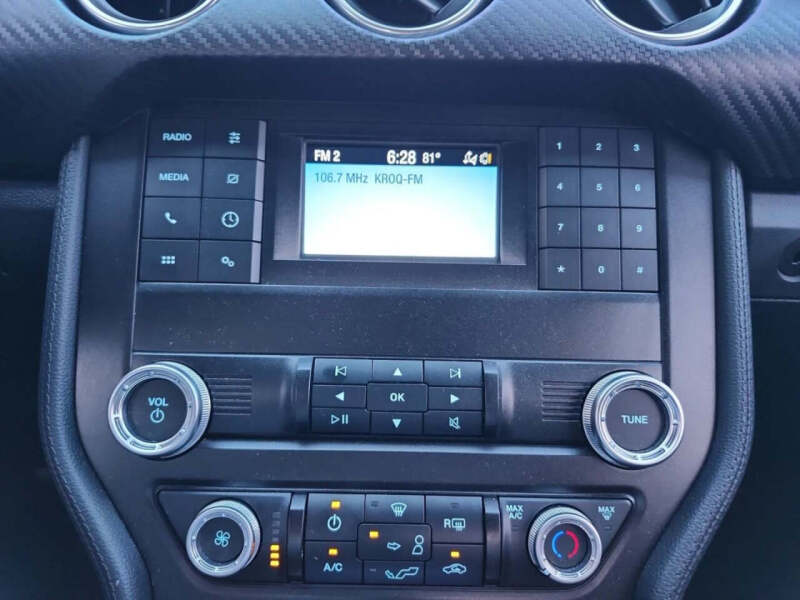 2022 Ford Mustang EcoBoost