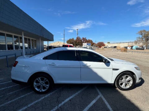 2017 Ford Taurus SE