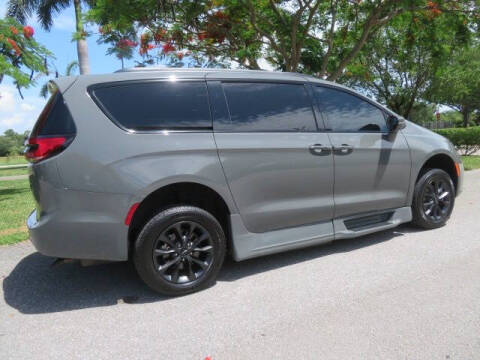 2021 Chrysler Pacifica Touring
