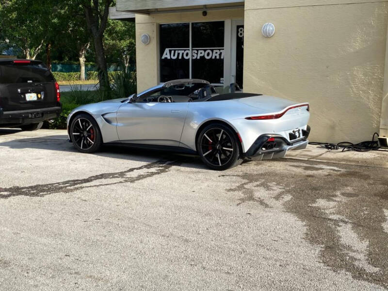 2022 Aston Martin Vantage
