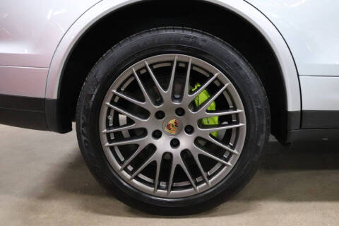 2017 Porsche Cayenne S E-Hybrid Platinum Edition