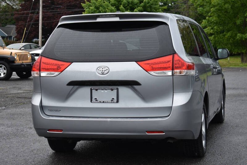 2012 Toyota Sienna Base 7-Passenger