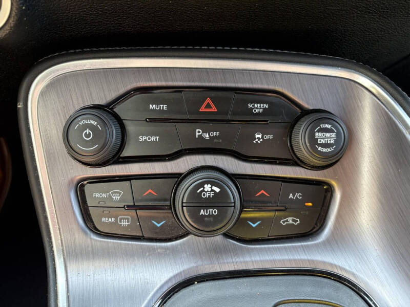 2017 Dodge Challenger SXT