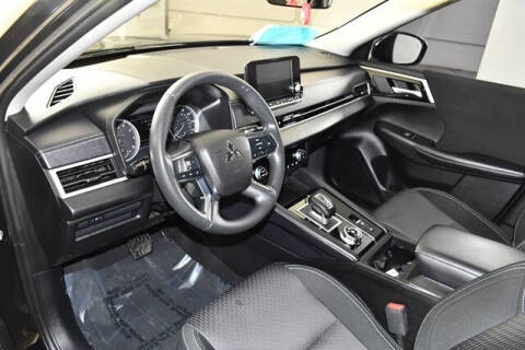 2024 Mitsubishi Outlander ES