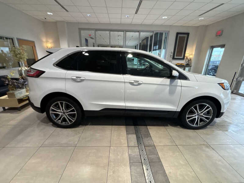 2022 Ford Edge Titanium