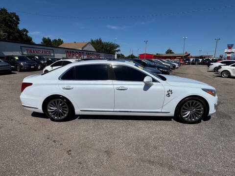 2017 Genesis G90