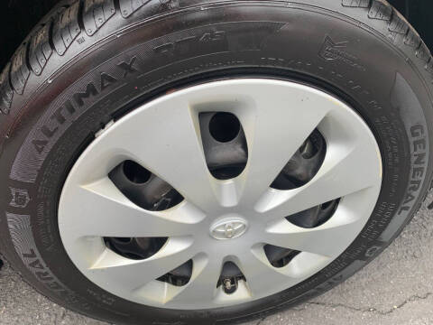 2012 Toyota Prius c Two