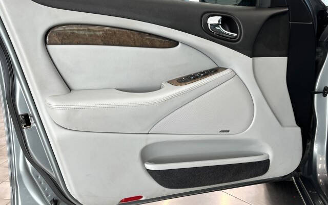 2005 Jaguar S-Type R