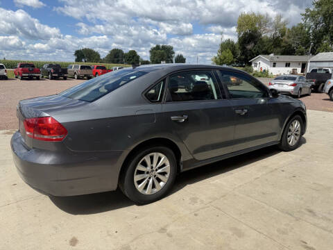 2014 Volkswagen Passat 1.8T Wolfsburg Edition PZEV