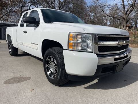 2009 Chevrolet Silverado 1500 for sale at Thornhill Motor Company in Lake Worth TX