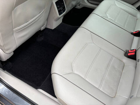 2016 Volkswagen Passat 1.8T SE