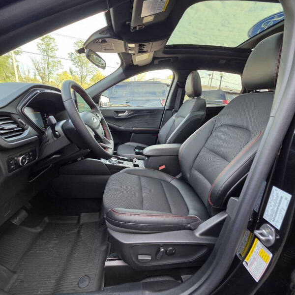 2026 Ford Escape Hybrid ST-Line Select