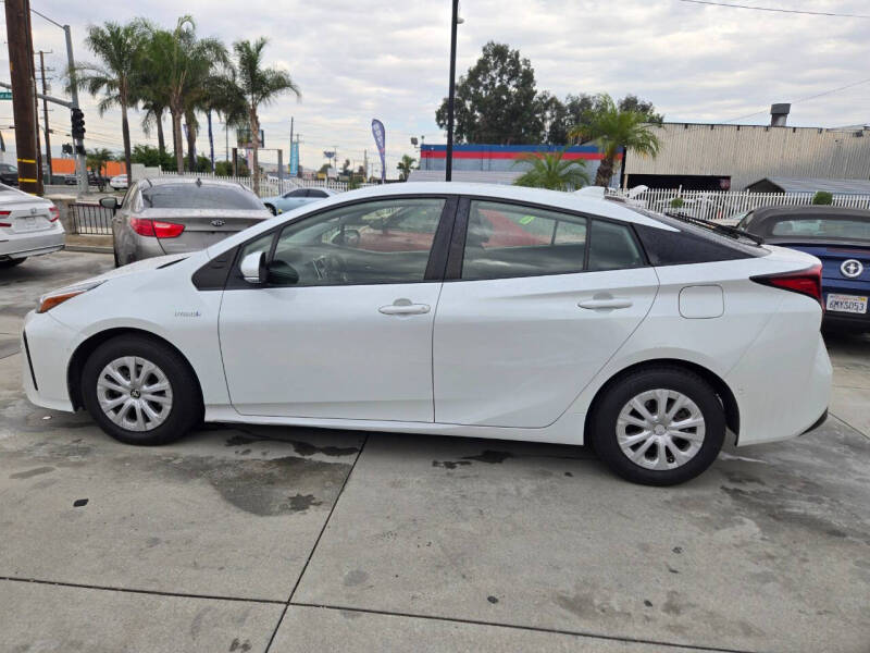 2021 Toyota Prius LE