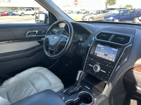 2017 Ford Explorer Platinum