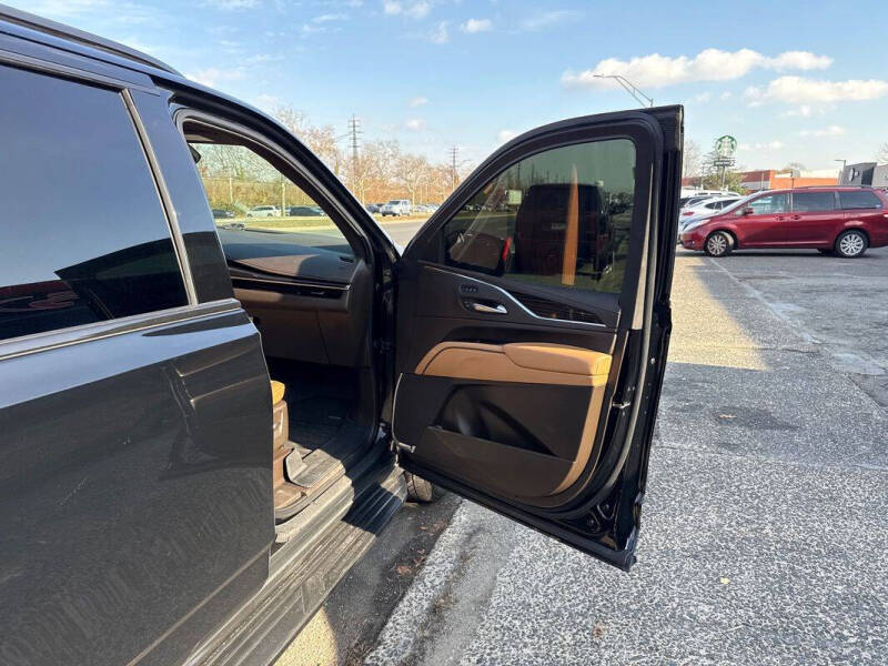 2023 Cadillac Escalade ESV Premium Luxury