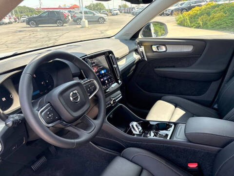 2026 Volvo XC40 B5 Plus