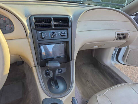 2000 Ford Mustang
