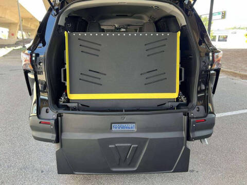 2025 Toyota Sienna LE 8-Passenger