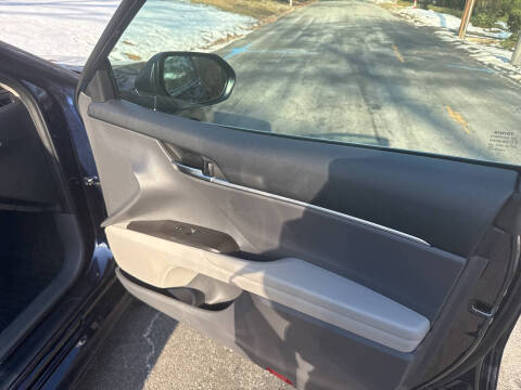 2022 Toyota Camry Hybrid LE