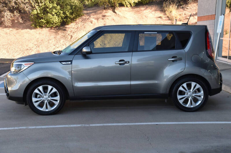 2016 Kia Soul +