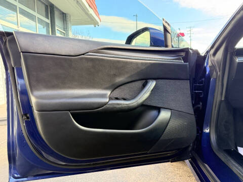 2023 Tesla Model S Plaid