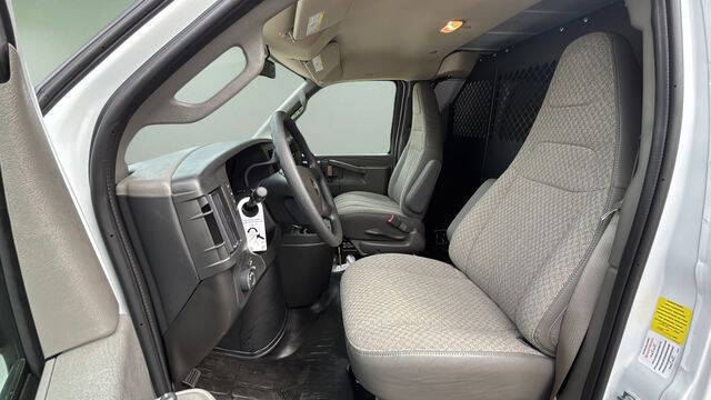 2025 Chevrolet Express 2500