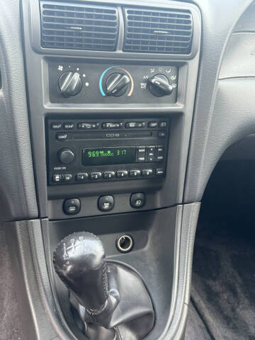 2003 Ford Mustang GT Deluxe