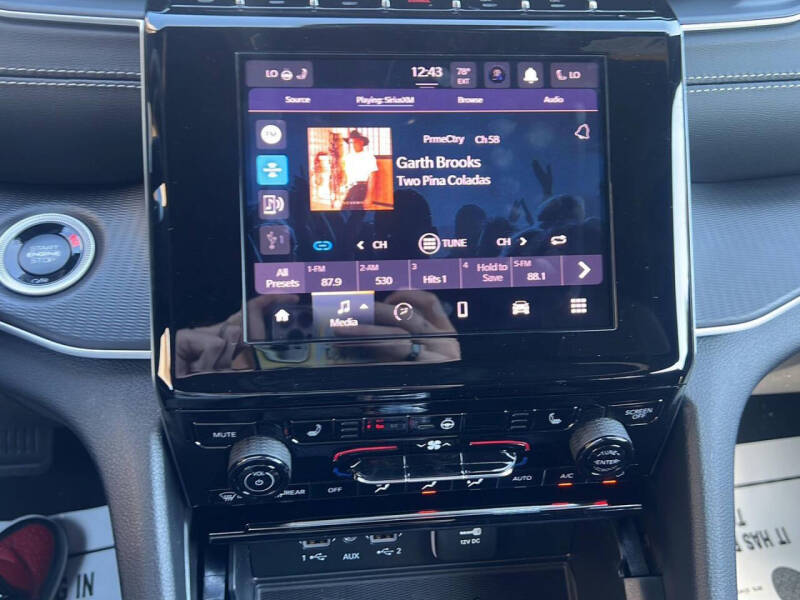 2025 Jeep Grand Cherokee Laredo X