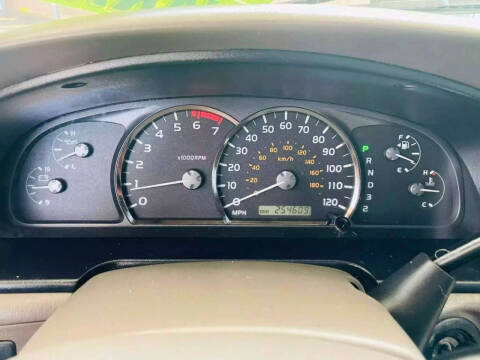 2005 Toyota Sequoia SR5