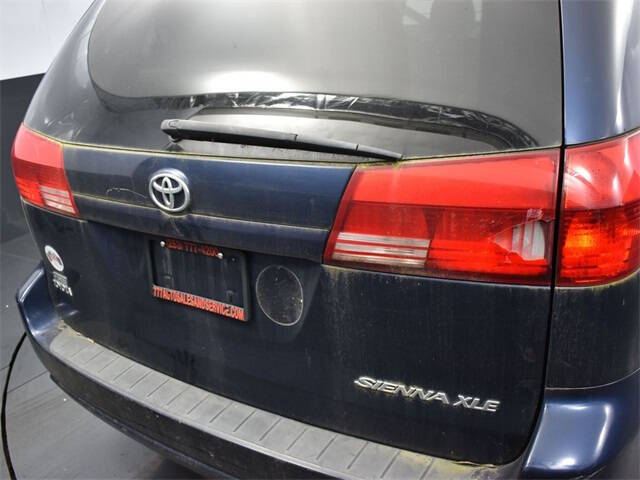 2004 Toyota Sienna