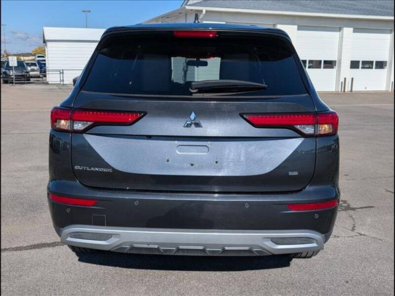 2024 Mitsubishi Outlander SE