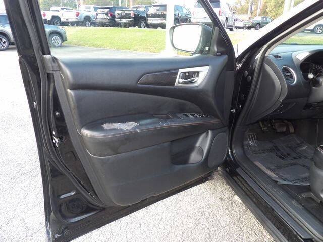 2019 Nissan Pathfinder SV