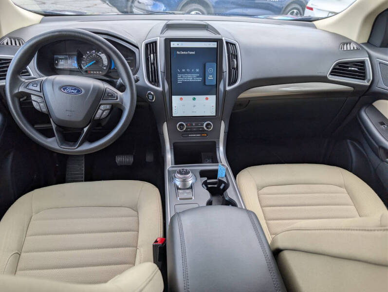 2023 Ford Edge SE