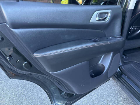 2019 Nissan Pathfinder SV