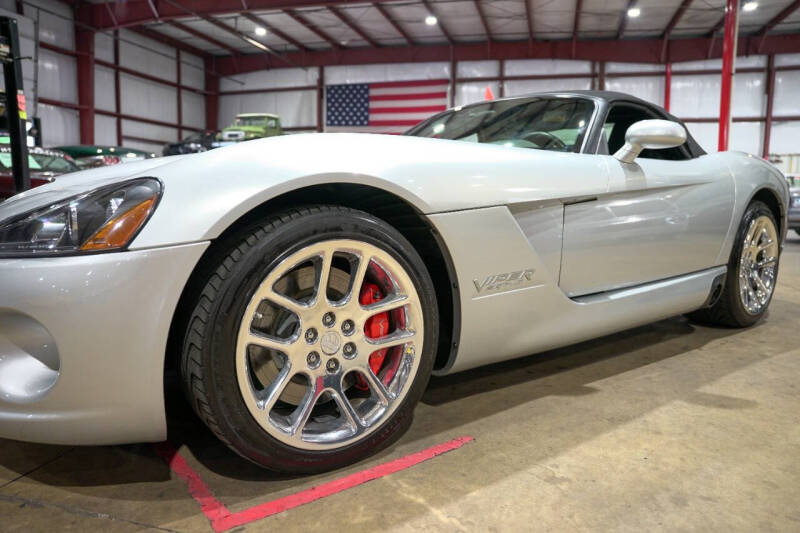 2004 Dodge Viper SRT-10