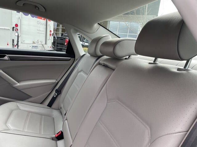 2017 Volkswagen Passat 1.8T SE