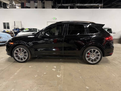 2013 Porsche Cayenne GTS
