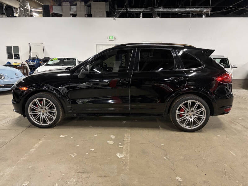 2013 Porsche Cayenne GTS