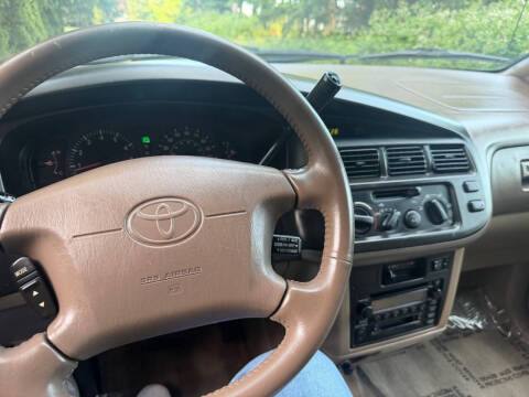 2000 Toyota Sienna LE