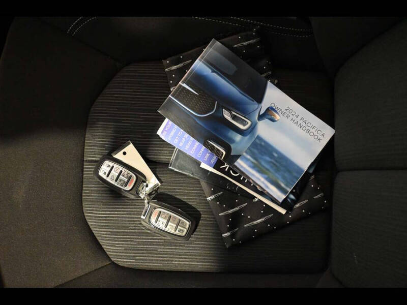 2024 Chrysler Pacifica Touring