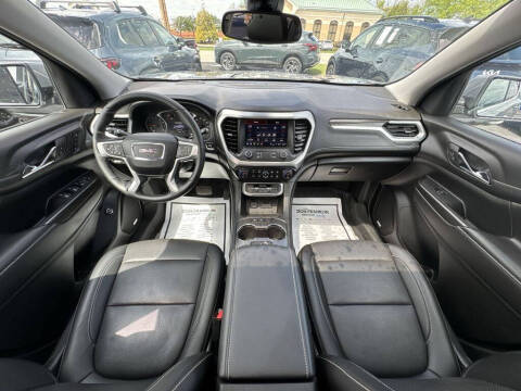 2023 GMC Acadia SLT