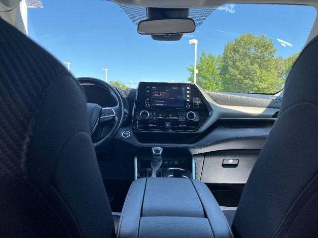 2021 Toyota Highlander 32