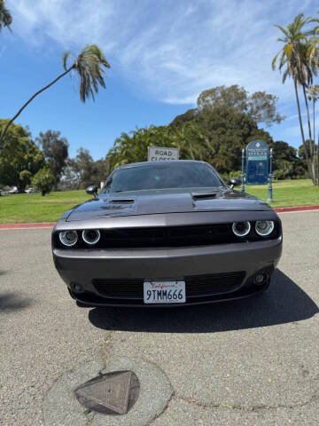 2015 Dodge Challenger SXT