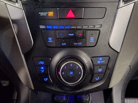 2016 Hyundai Santa Fe SE