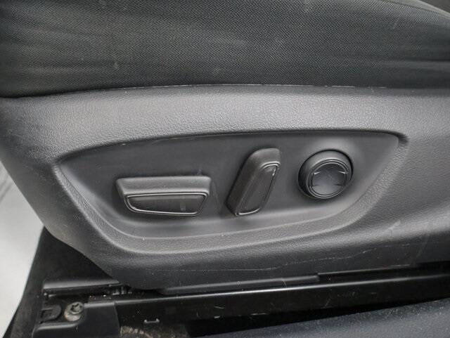 2022 Toyota Camry Hybrid LE