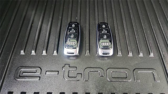 2024 Audi Q8 Sportback e-tron quattro Premium S line