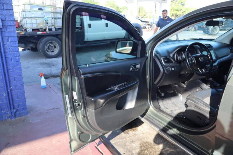 2018 Dodge Journey Crossroad